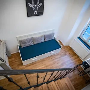  Apartment Rhino